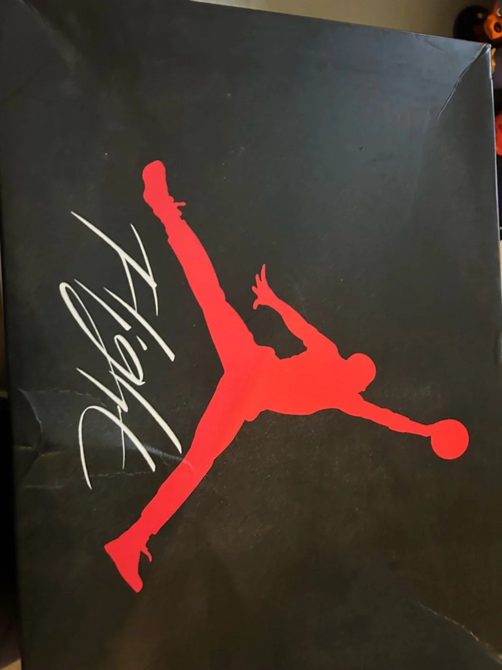 Air Jordan 4 Retro “Toro Bravo”